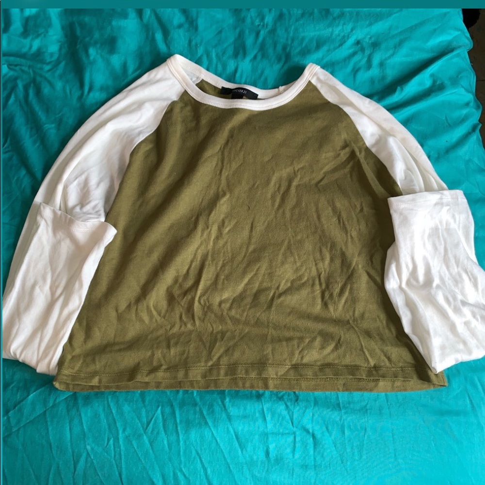 H&M olive and white T-shirt